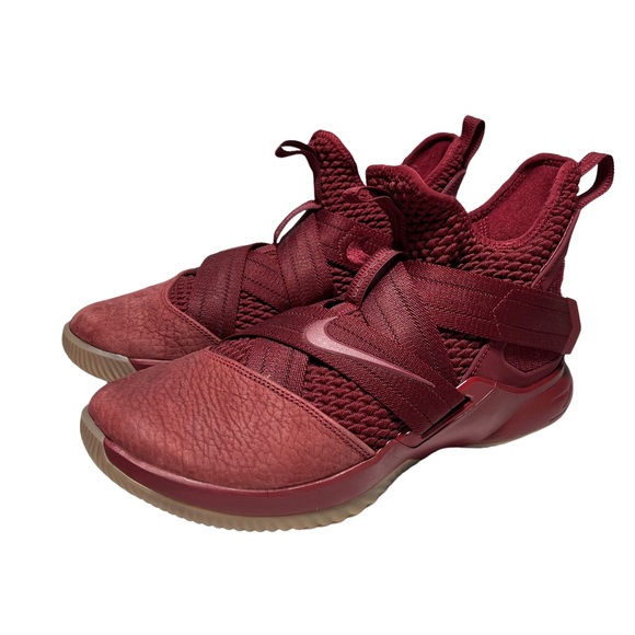 Nike Men's LeBron James Nike Red LeBron Soldier XII SFG Shoe - Picture 6 of 15